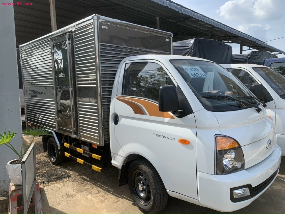 Hyundai H150 tải 1,5 tấn thùng kín